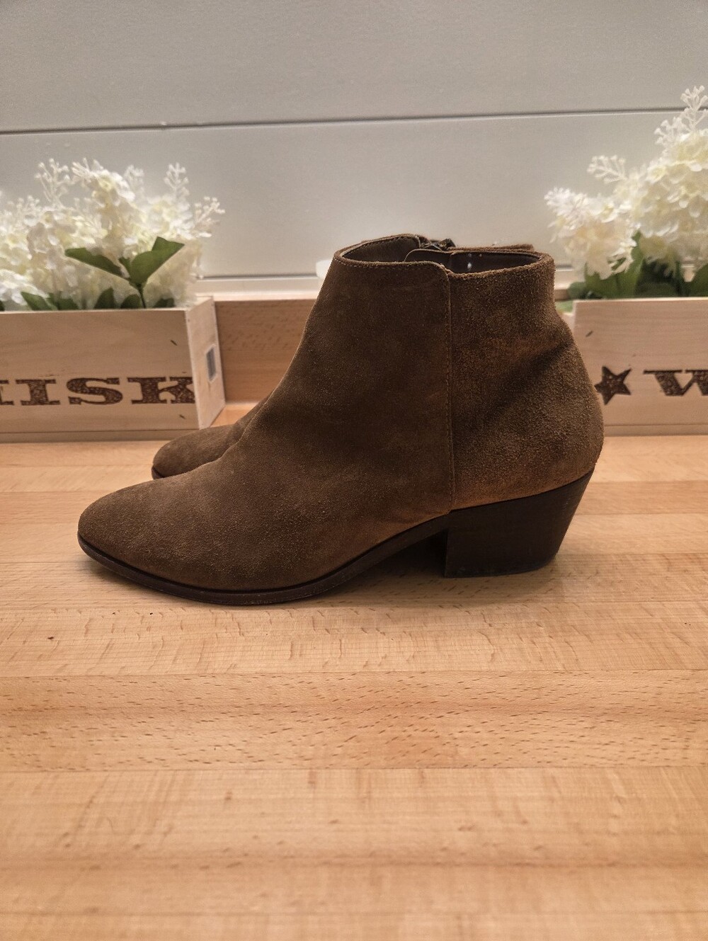 Thursday Boot Company Downtown Bootie Golden Brown Suede Women's Size 9 - Picture 4 of 7